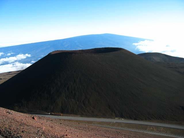 GEOL& 110 ENVIRONMENTAL GEOLOGY PIERCE COLLEGE PUYALLUP COURSE SYLLABUS Fall Quarter, 2018 Item 7095 Section FA INSTRUCTOR INFORMATION View of a cinder cone in Hawaii.