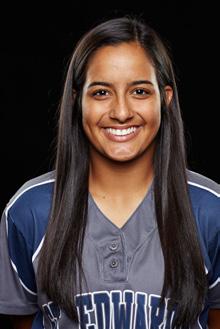 5 VALERIE BRANT C 5-4 FR R/R EL PASO, TEXAS EASTLAKE HS (ELP FIRECRACKERS) FALL 2017 HEARTLAND CONFERENCE COMMISSIONER S HONOR ROLL Three-time All-City honoree by the El Paso Times Awarded First-Team