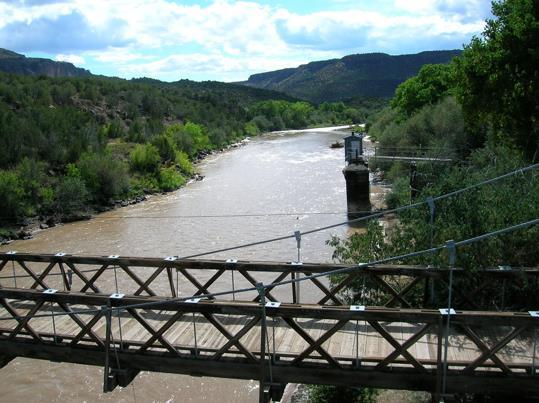 Ch 3 - Fig 2 The Rio Grande x A snowfed river with highly variable flow Rio Grande at