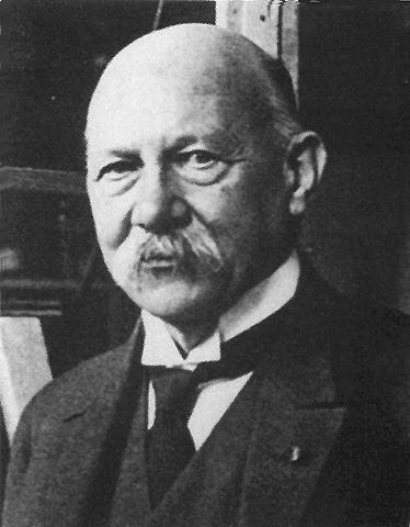 1911: discovery of superconductivity Discovered by Kamerlingh Onnes in 1911 during first low temperature measurements to liquefy helium Whilst measuring the resistivity of pure