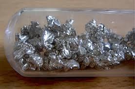 Alkaline earth metals are shiny, and they are silvery white. The group 2 elements are all sliver white metals.