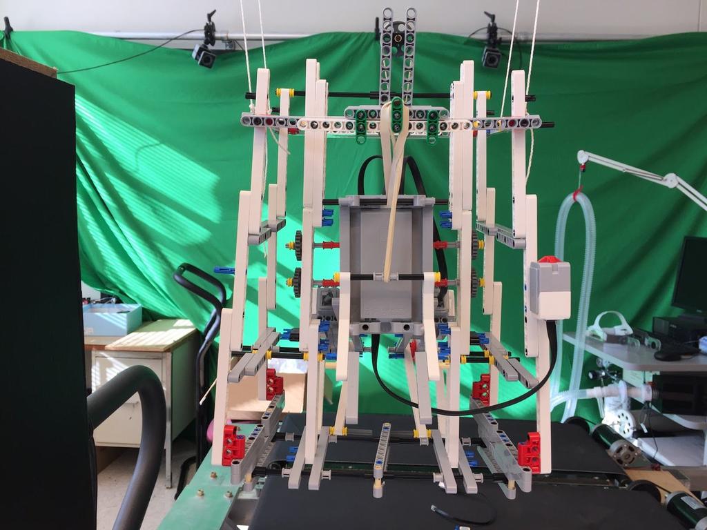 With the software, the robot was able to produce a standing pump method by utilizing the period of a simple pendulum and dividing it into 4 stages.