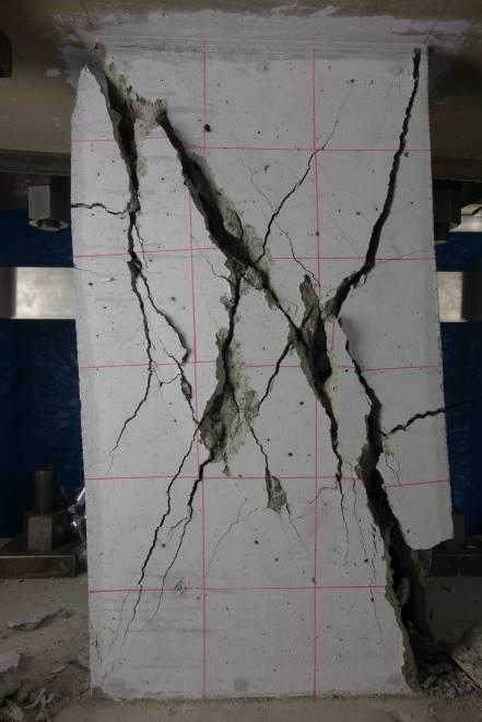 Shear crack observed in the earthquake tends to be concentrated, and shear crack observed in the static
