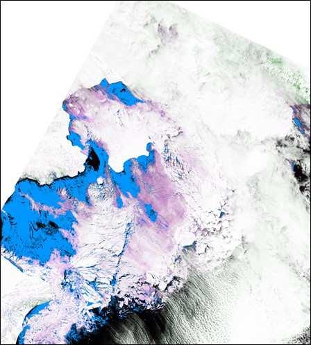 Most of the thin ice areas which can be visually recognized in the MODIS images were well extracted with this method without