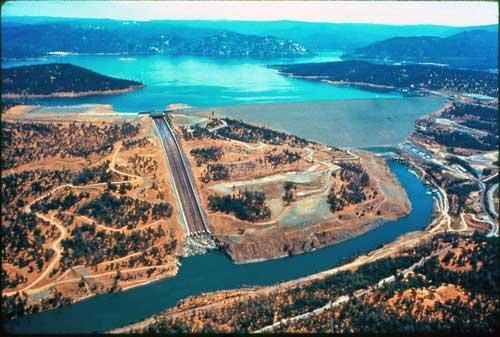 Dams Oroville Dam in California is one of the largest earth