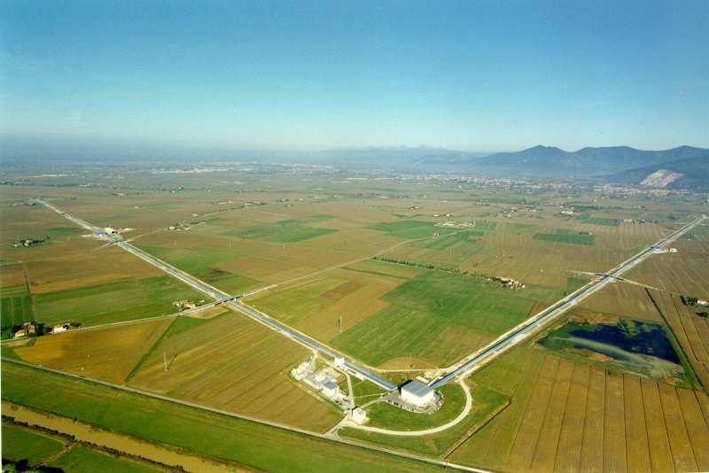 Ground-based laser interferometric detectors Virgo (Cascina, Italy) LIGO (Livingston,