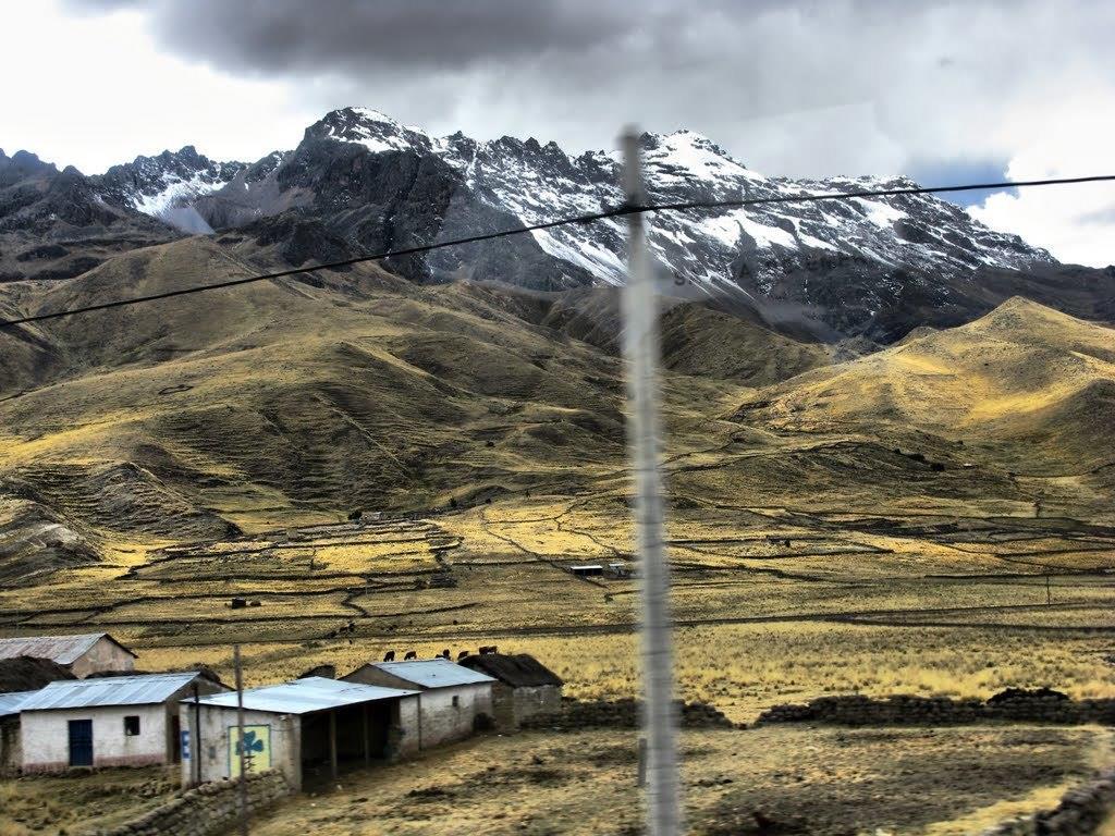 of the town of Azángaro, Peru, near the border with Bolivia.