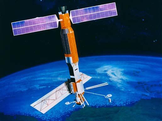 Seasat 1978 First earth-orbiting satellite meant for remote sensing of the Earth s oceans; had onboard the first spaceborne SAR