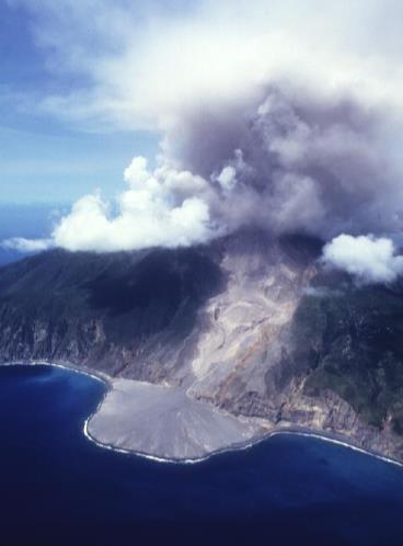 Volcanoes: A source of risk to property and life A significant Hazard in the Lesser Antilles Soufriere (1718, 812, 1902-3, 1979) Mt.