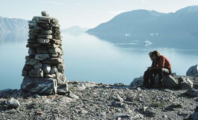 Fig. 39. Prominent cairn on the north cape of Kap Hedlund, built by Eli Knudsen on 1 August 1942, and generally known as Eli Knudsens Varde.