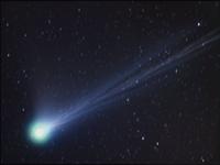The longest comet tail, which measured over 354 million miles (570 million kilometers), belonged to Comet Hyakutake in May 1996.