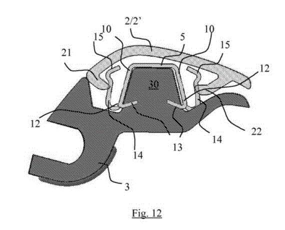 profiled bead (3) and a downstream engaging portion intended to enable the engagement with said insert, said method comprising a step of attaching said intermediate attachment device onto said
