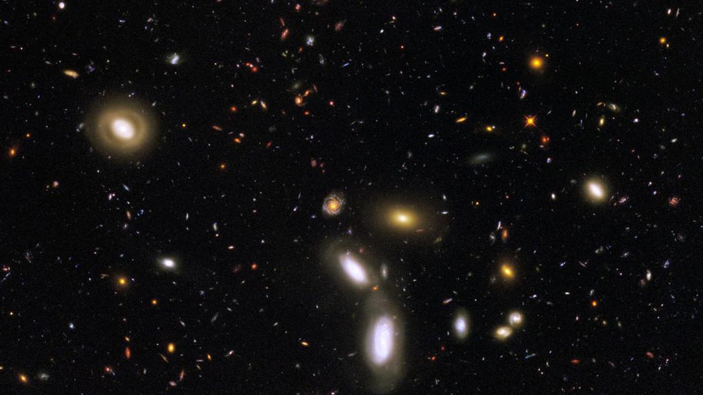 Elliptical Galaxies Spiral and Elliptical galaxies are the main
