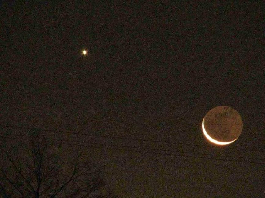 Lunar/Planet Conjunctions Local STL times Jan 19 10:00 Saturn 2.1 S of Moon (evening) Jan 31 Mars, Moon and Venus within 6 degree circle Apr 6 02:00 Venus, 0.