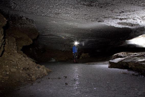 289 In 20 and 202 speleological mapping of 3 different caves has been conducted in Tellbreen, a cold-based glacier in central Spitsbergen, Norway.