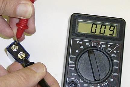 Measuring Voltage Select 9-volt