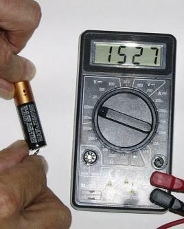Measuring Voltage Set-up VOM on 2000mV DC Scale This scale is reading 2000 millivolts (or 2 volts)