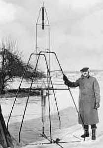 Historical Discoveries Dr. Robert Goddard The Goddard Space Flight Center was named in honor of Dr.