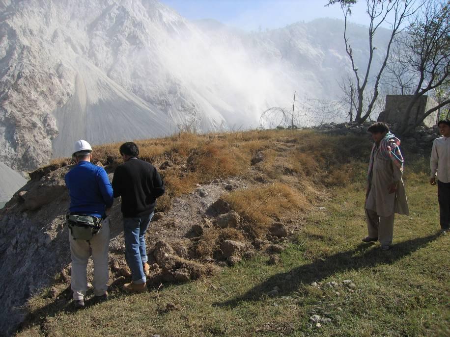First-hand observations of fault rupture were made by the reconnaissance team in the Neelum River valley 2-3 km north of Muzaffarabad.