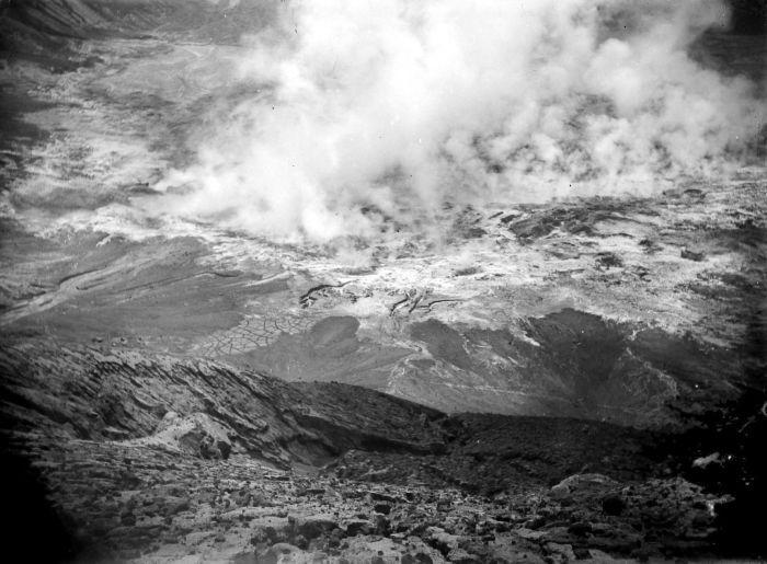 1920 in response to the 1919 eruptions of