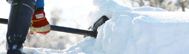 WHAT TO EXPECT FROM A SNOW & ICE REMOVAL CONTRACTOR When a winter storm warning is announced, you want the peace of mind that your commercial property is going to be cleared of snow and ice with an
