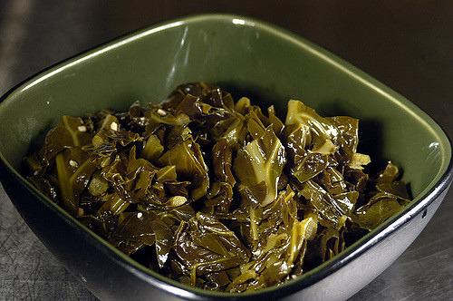 Our all-natural Collard Greens combine fresh ingredients with unique flavors, minimizing salt and eliminating traditional pork products - to make a perfect dish.