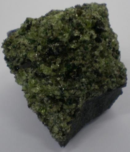2. MATERIALS AND METHODS A rock fragments, shown in Fig.3, consists of several small crystals of olivine, from the state of Minas Gerais, Brazil.