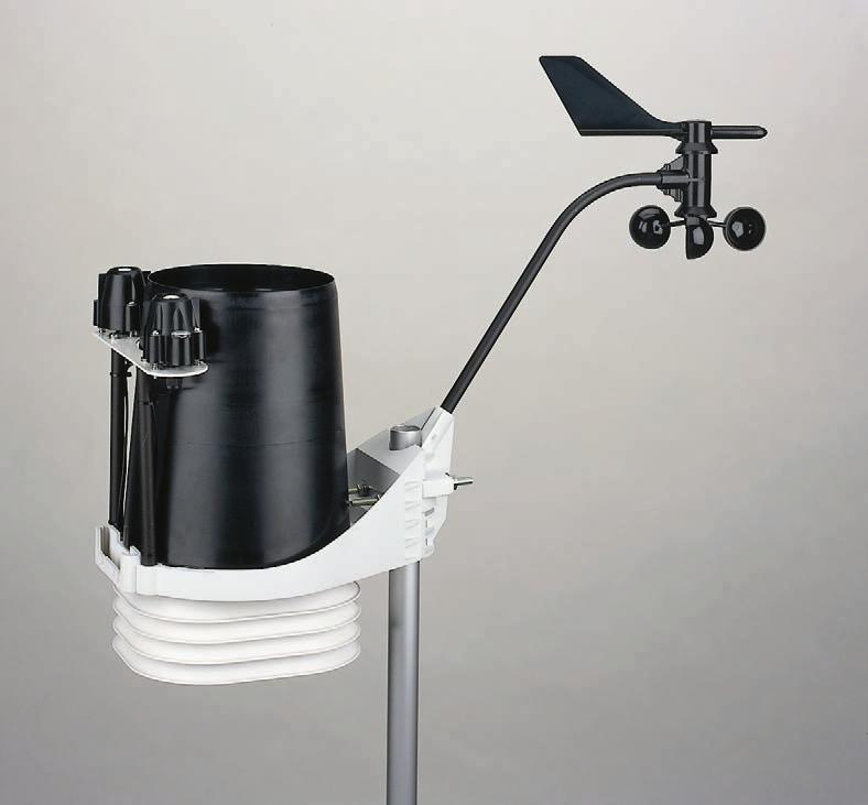 Vantage Pro Flexible mounting options let you detach the anemometer for mounting on a fence post, mast, or other vertical surface up to 40' (12 m) away.