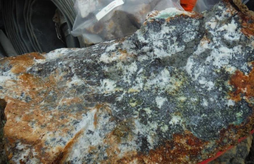Moosehead Project > High Grade Boulder from Trench R12216: