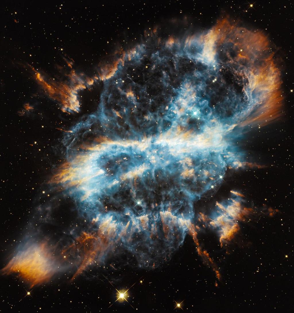 Life of a Low Mass Star planetary nebula the glowing cloud