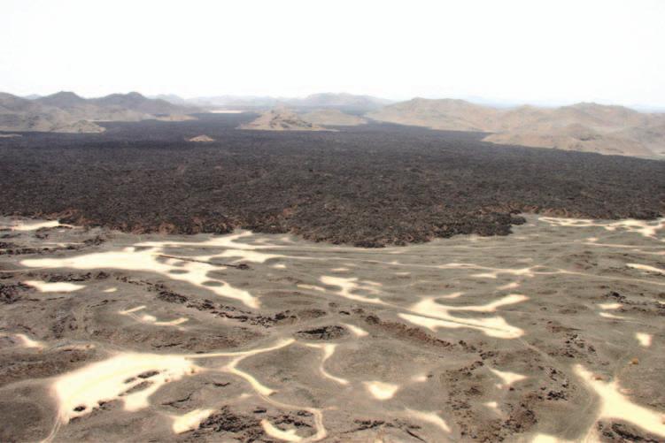 22 Saudi Arabia: An Environmental Overview Figure 2.4 Young and old lavas on Harrat Khaybar north-east of Madinah (Photo: author). 2.2.2 Harraat Basaltic lava flows (Arabic plural: harraat: singular