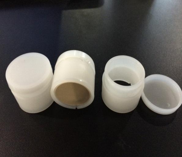 Accessories: Sample cup for liquids and powders Ring holder Contamination free Sample cups Who needs an RX-6000 The