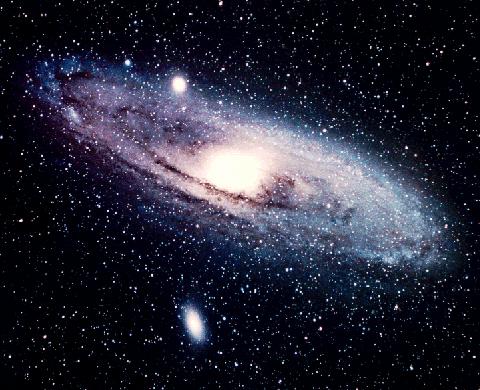 18 Galactic Lengths Nearest Star Milky Way Universe 300,000 AU = 4 x 10 16 m 4.