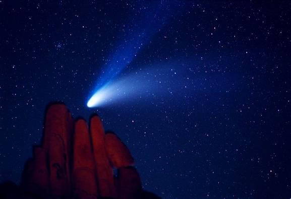 Some comets, like Comet Halley, have