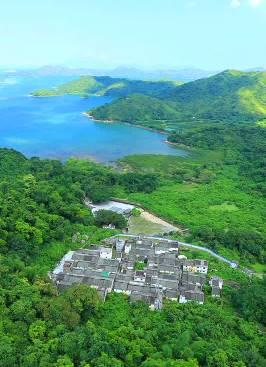 18 HONG KONG UNESCO GLOBAL GEOPARK A SHOWCASE AT LAI CHI WO A 400-year old coastal Hakka village Surrounded by Plover Cove Country Park and Yan Chau