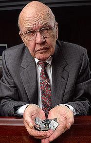 Jack St. Clair Kilby (November 8, 1923 - June 20, 2005) won a Nobel Prize in physics in 2000 for his invention of a new type of circuit.