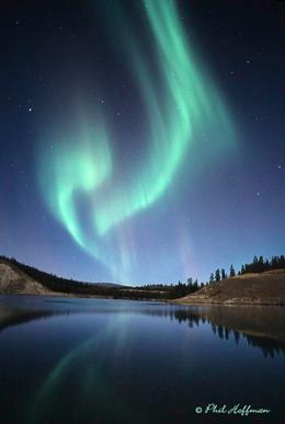Aurora Borealis Solar wind:! Magnetic fields!