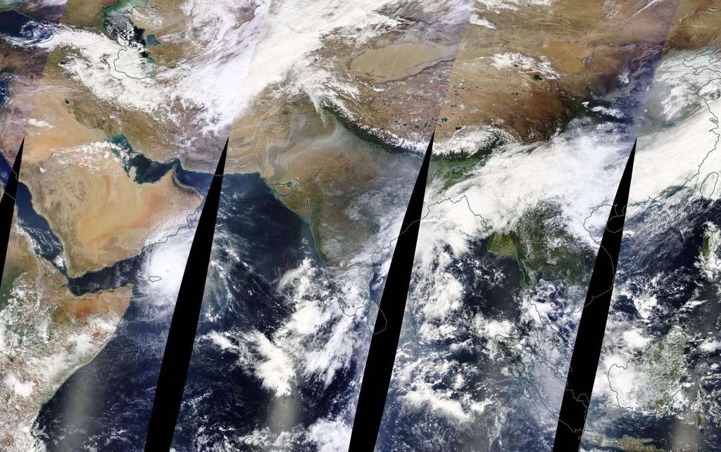 2015 Nov 01 World View Smoke Plume Himalayas