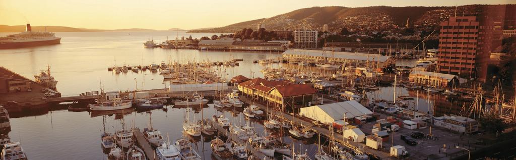 These days, Hobart is home to many ocean, cryosphere and climate scientists. Hobart lies close to 43 S and has a temperate marine climate.