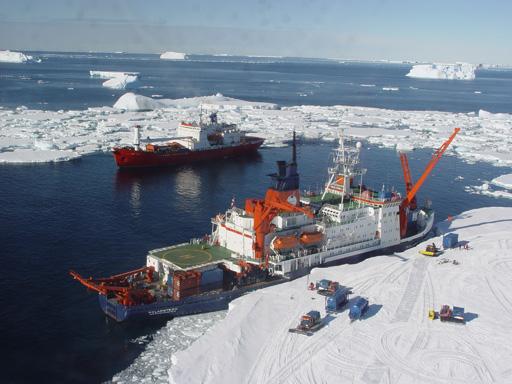 AMPS Assistance to International Antarctic Community Provision of special products, forecast windows,