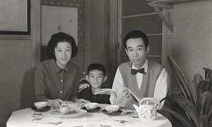 Motoo Kimura Motoo Kimura, with family in Mishima, Japan in the 1960 s
