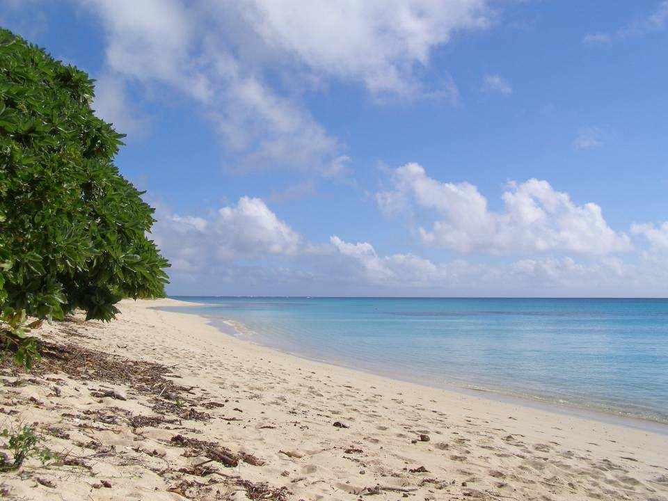 Marine Managed Areas in Tonga All land and sea areas belong to Crown