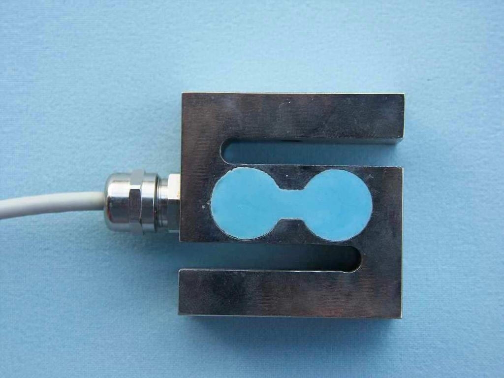 Sensors for measuring tensile forces and pressure type S Type Range [kg] Height h [mm] Weight w [mm] Thickness t [mm] Screw M [mm] F025 0-10 50 50 20 5 F026 0-20 50 50