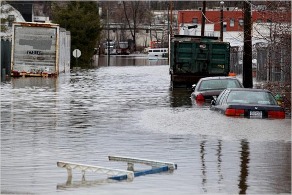 evacuations Electricity service lost to over 600,000 residences and businesses in the New York City metropolitan area