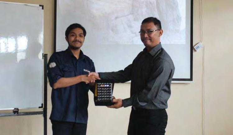 Picture 1.2 Awarding for mr. Erick Sanjaya Picture 1.3 After Class Picture 2. COURSE A-Z GOLD EXPLORATION Study Case in PT.