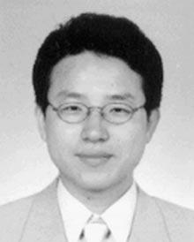 148 IEEE TRANSACTIONS ON ENERGY CONVERSION, VOL. 18, NO. 1, MARCH 2003 Un-Chul Moon received the B.S., M.S., and Ph.D.