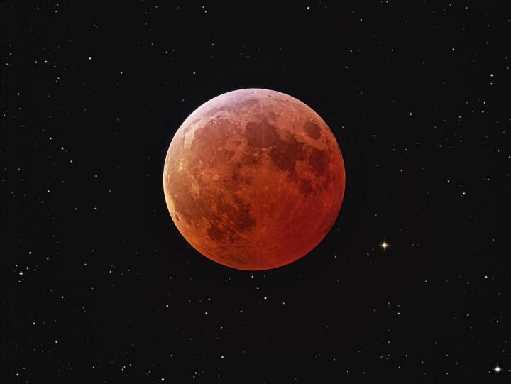 Lunar Eclipses 3 The Moon looks red during a total lunar eclipse for the same reason that the Sun appears reddish at sunrise and sunset, and the sky appear blue.