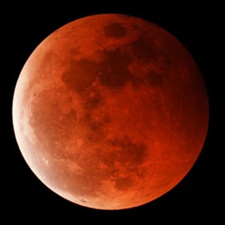Lunar Eclipse Occurs when the moon passes into the Earth s shadow or umbra.