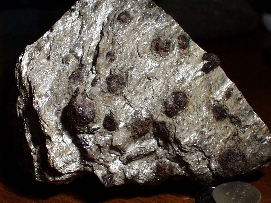Metamorphic Rocks Foliated Schist: preferred orientation of fine to medium sized minerals and