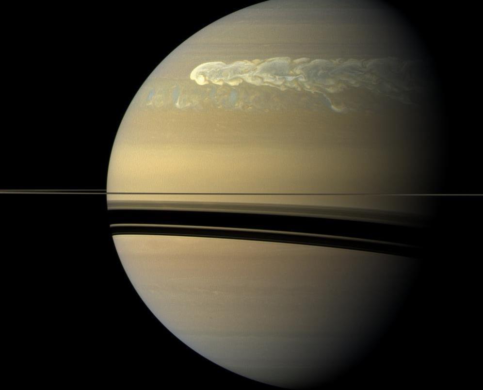 Saturn: Atmosphere Saturn has colorful layers below the surface, but they can t be seen because the upper atmosphere is too thick to see them.